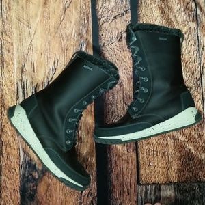 Chaco Borealis Tall Black Waterproof Boot Size 7